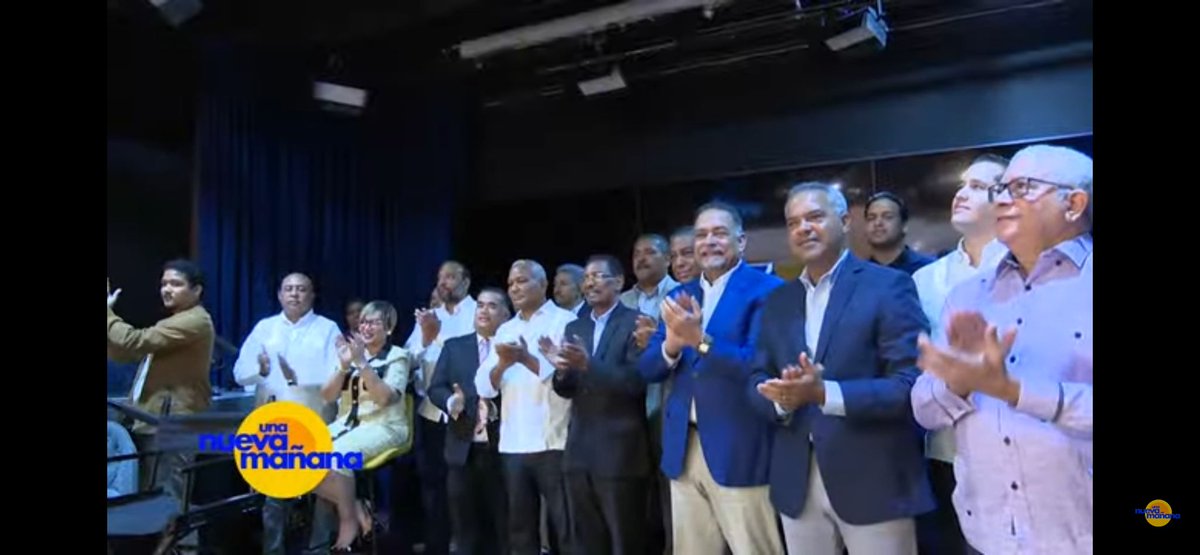 MiguelSurielP's tweet image. Acompañando al próximo presidente @FJavierGarciaF a su entrevista especial en el programa &apos;una nueva mañana&apos;. Francisco Javier representa el retorno de la esperanza para que el @PLDenlinea  vuelva al poder en el 2028. #ConElPLDSeVivíaMejor #FranciscoJavierPresidente