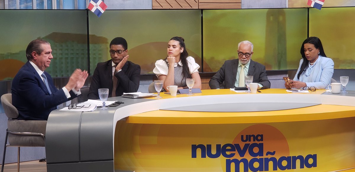 MiguelSurielP's tweet image. Acompañando al próximo presidente @FJavierGarciaF a su entrevista especial en el programa &apos;una nueva mañana&apos;. Francisco Javier representa el retorno de la esperanza para que el @PLDenlinea  vuelva al poder en el 2028. #ConElPLDSeVivíaMejor #FranciscoJavierPresidente