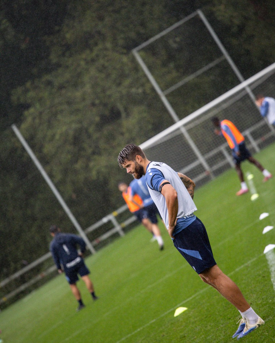 🏠 Sunday. At home.
 
#RealSociedadEspanyol