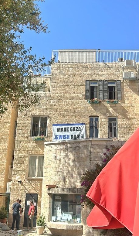 Resulta que ayer #hijade20 se fue de viaje Israel y ya hoy se reporta con esta fotaza