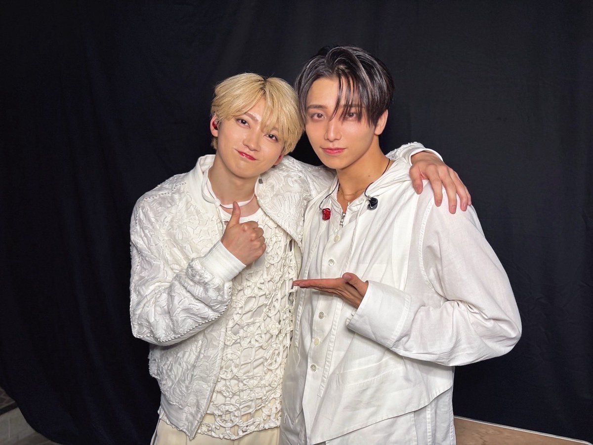 Masih dalam edisi kebahagiaan setelah EBiRAI,,,
Terima kasih (untuk) koreo-nya, Yuki-kun!!
BIG LOVE untuk Yuki-kun yang selalu memikirkan cara agar EBiDAN selalu bersinar.🫶🏻

#.EBiDANTHELIVE2025
#.エビライ