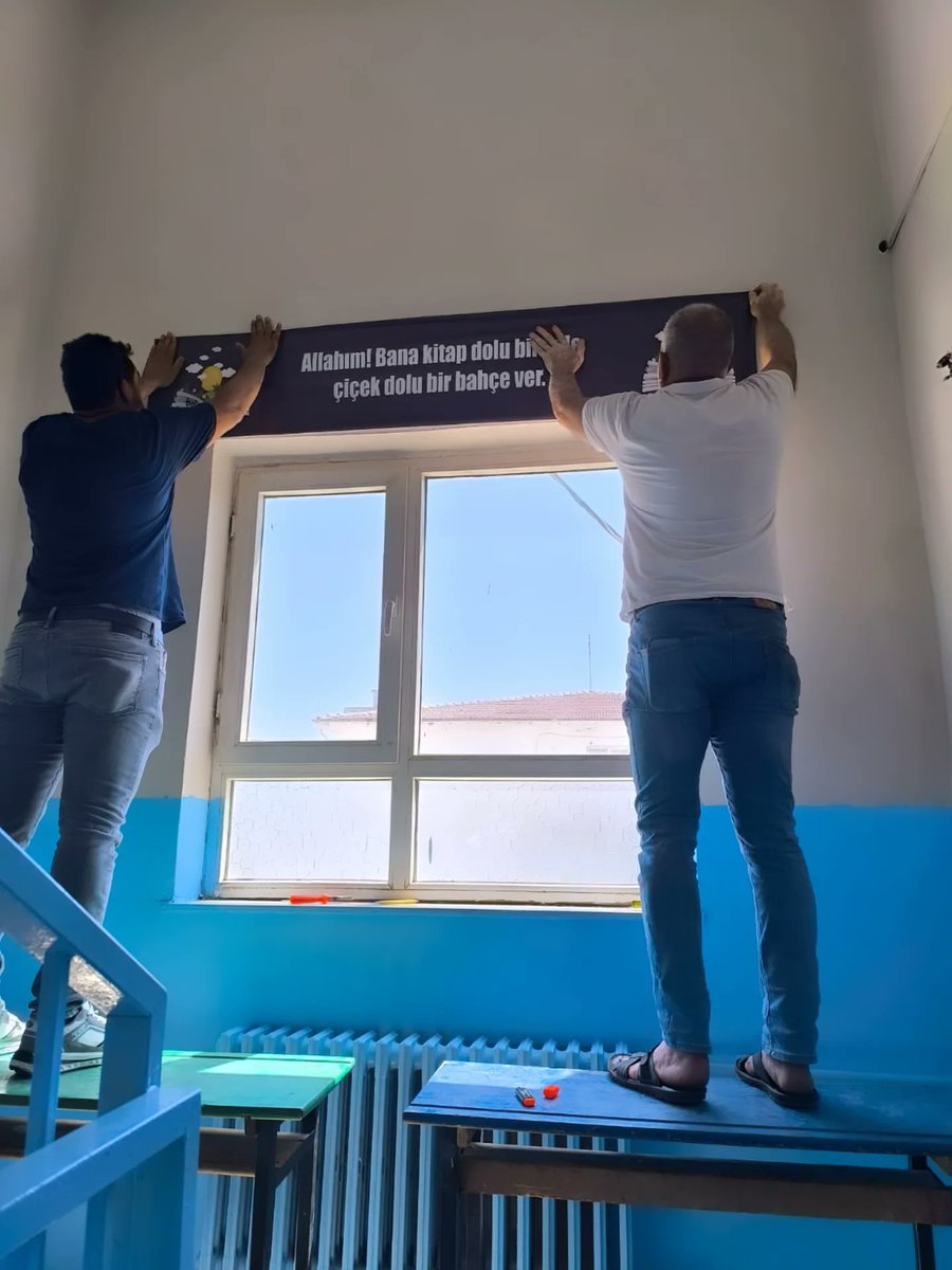 Okul Müdürümüz Sattam AYDIN'a, değerli yardımcılarına, emeği geçen öğretmenlerimize teşekkür ediyor, tüm öğrencilerimize başarılı bir eğitim öğretim yılı diliyoruz.