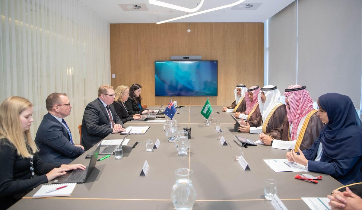 FahadAlJalajel's tweet image. كما التقيت برئيس المجلس التنفيذي  لمنظمة الصحة العالمية @WHO الأمين العام لوزارة الصحة والإعاقة والشيخوخة الأسترالية السيد بلير كوملي، وناقشنا أولويات الصحة العالمية، لتعزيز النظم الصحية وتوسيع نطاق الاستفادة من الابتكار الصحي للجميع.
#الصحة_العالمية

I also met with the @WHO’s…