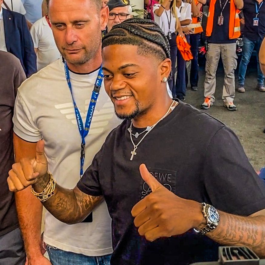 🚨🇯🇲 Leon Bailey has arrived in Italy to sign for AS Roma! 🟡🔴🛬 (<a href="/AliprandiJacopo/">Jacopo Aliprandi</a>)