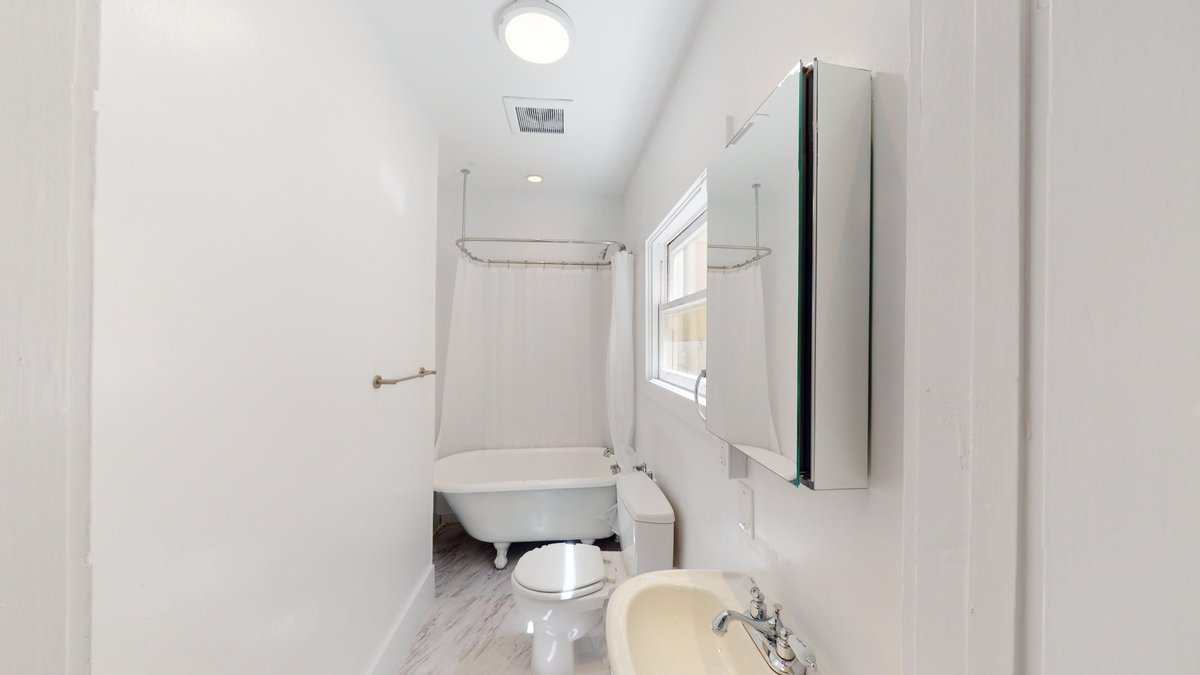 brickntimber's tweet photo. 📍 1077 Ashbury St. • Unit 1077C
✔️ 1BR/ 1BA | 426 sq. ft.

💬 Send us a DM.
📞 Call Us (415) 422-9572

#RussianHillLiving #SFRealEstate #LuxuryLivingSF
#RussianHillApartments #BayAreaLiving #SFRentals
#PetFriendlySF #ModernLivingSF #CityViewsSF
#ElegantSF #SFCityViews https://t.co/Ly9kQItMAj