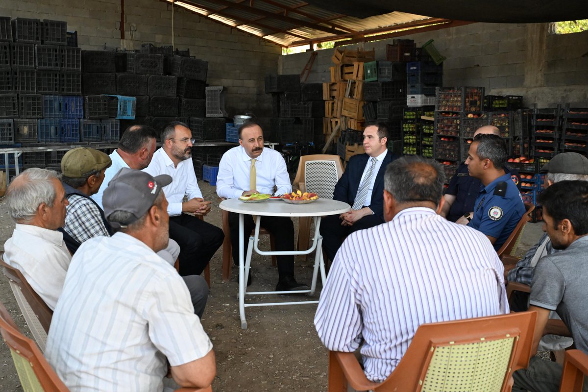 Gelendost ilçemizin Esinyurt Köyü’nü ziyaret ederek çok kıymetli vatandaşlarımızla bir araya geldik. Taleplerini ve önerilerini dinledik. Sıcak misafirperverlikleri için tüm vatandaşlarımıza teşekkür ediyorum.