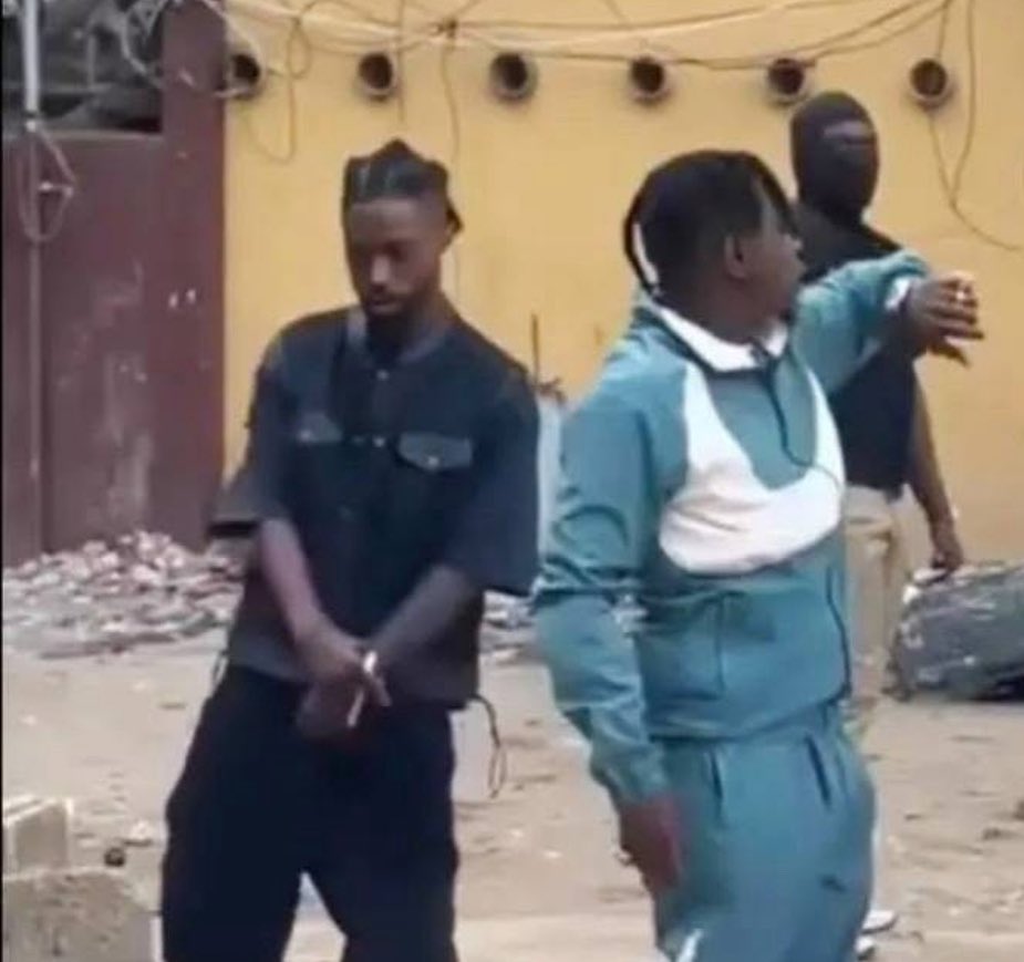 Le boss a montre 15 millions ropero a montre 45 millions lol .