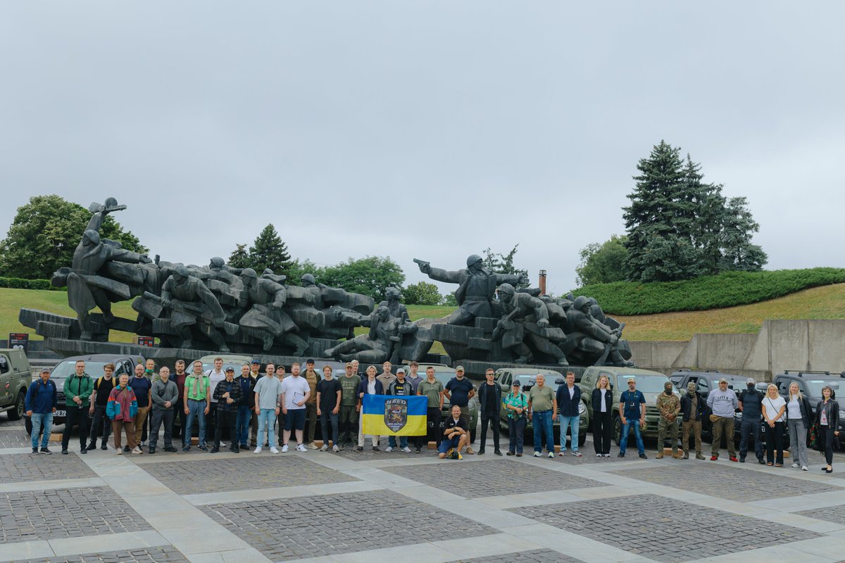 Drop a 🇺🇦 flag if you stand with Ukraine! 

Let’s see how many of us are here 👇