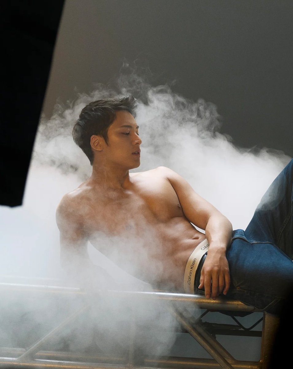 oh king 👑🧎‍♀️