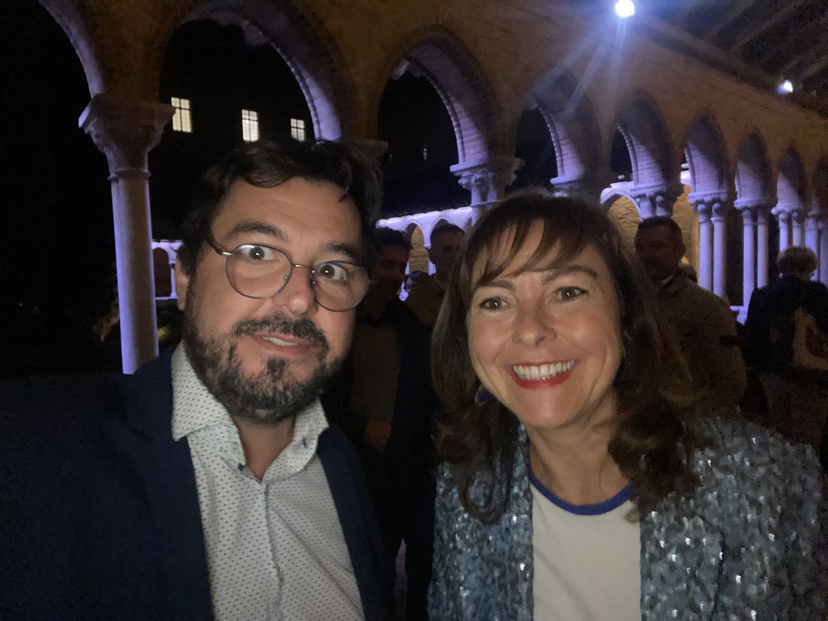 Un très joyeux anniversaire à notre Présidente <a href="/CaroleDelga/">Carole Delga</a> ! 🎂 Merci de croire à la Culture et aux territoires ainsi que de porter une région ambitieuse et fraternelle 🐝🌱🙌