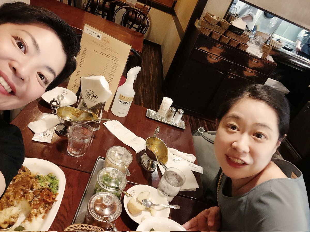 本日は夜の講談カフェ沢山のお運び頂きまして誠に有難うございました✨

貞橘先生の自由自在な荒木又右衛門
そしてトリ愛山先生の中々聴けない貴重な四谷怪談❄️

とても楽しく袖で勉強させて頂きました
そんな興奮をいちかさんと語り合いつつ先日の貞橘先生のカレーを偲んでボンディカレーを頂く🌌