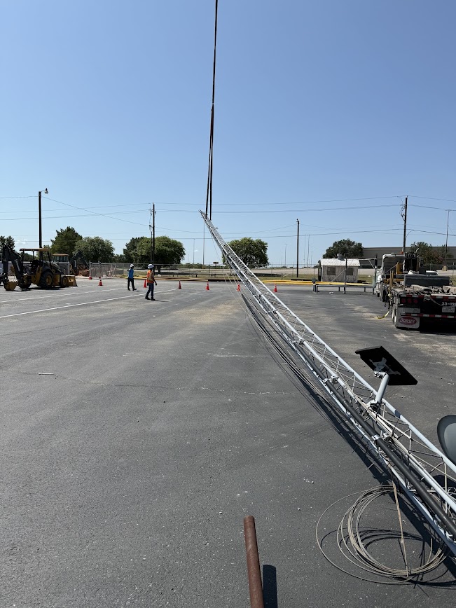 JTS_Inc's tweet photo. Yesterday our crew of Tim Knight, Wesley Plasket, JonPaul Luke and Alex Roberts decommissioned a 125' tower in Sherman, TX. https://t.co/R44jEffKXK