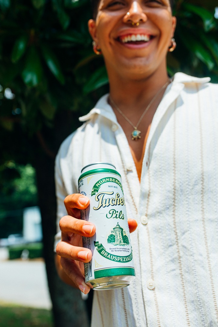 Nothin' but good times ahead! The #TucherBier Pilsner is a traditional German Pilsner that's semi-dry and hop-forward. Grab a pack and grab the crew and let the good times roll! 

#TucherBier #Pilsner #Craftbeer #GermanBeer #SummerSips