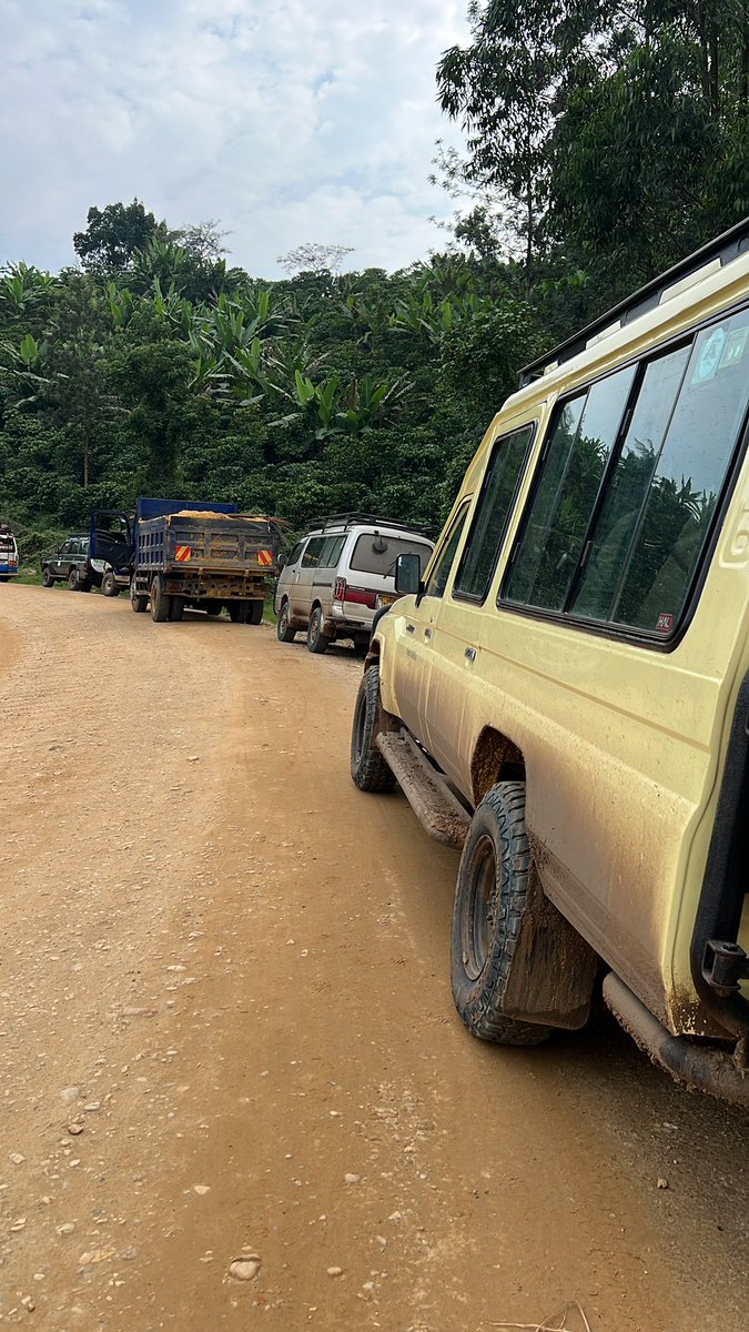 muherwe's tweet photo. @MoWT_Uganda https://t.co/IRSv6dg9Ya

At this location 

No movements either side
In case of an emergency patients will die

Do we deserve this https://t.co/mbdfWAiOed