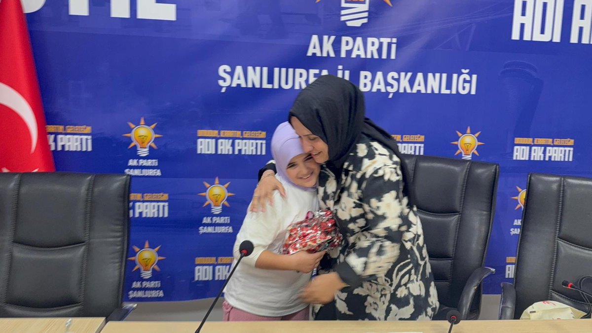 AK Kadın Şanlıurfa (@akkadinsanlurfa) on Twitter photo İl Kadın Kolları Başkanımız,
<a href="/ZehraAy0663/">Zehra Ay</a>'ın Başkanlığında İl Yönetim Kurulu Üyelerimizin katılımıyla haftalık olağan toplantımızı gerçekleştirdik.
Saha ve hane ziyaretlerine, ilişkin istişarelerde bulunuldu, gündeme dair konular değerlendirildi.
<a href="/RTErdogan/">Recep Tayyip Erdoğan</a>
<a href="/tugbaisikercan/">Tuğba IŞIK ERCAN</a> İl Kadın Kolları Başkanımız,
<a href="/ZehraAy0663/">Zehra Ay</a>'ın Başkanlığında İl Yönetim Kurulu Üyelerimizin katılımıyla haftalık olağan toplantımızı gerçekleştirdik.
Saha ve hane ziyaretlerine, ilişkin istişarelerde bulunuldu, gündeme dair konular değerlendirildi.
<a href="/RTErdogan/">Recep Tayyip Erdoğan</a>
<a href="/tugbaisikercan/">Tuğba IŞIK ERCAN</a>