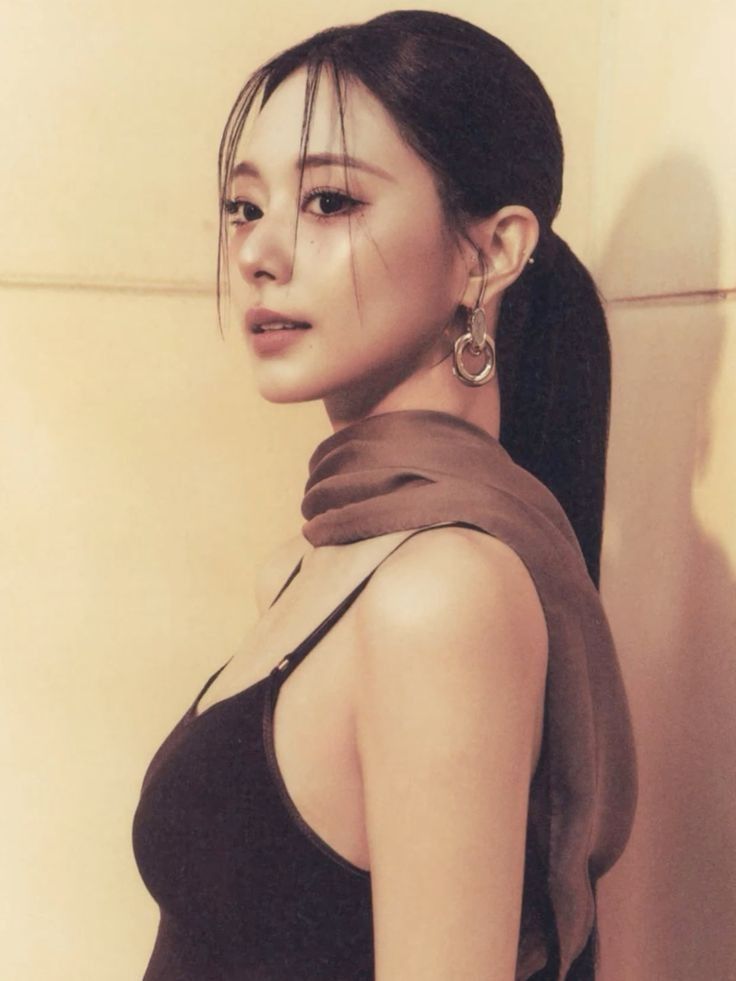 TZUYU_BASE's tweet photo. Hello onces please welcome to TZUYUpopBASE 🦌
We would be very happy if ONCES accept us as a new fanbase account for TZUYU 
We will update regarding STREAM, ACHIEVEMENTS, VIRAL MOMENTS, BRAND and MUSIC about TZUYU

Thank you Onces #TZUYU @JYPETWICE https://t.co/aGBMyRc3A1