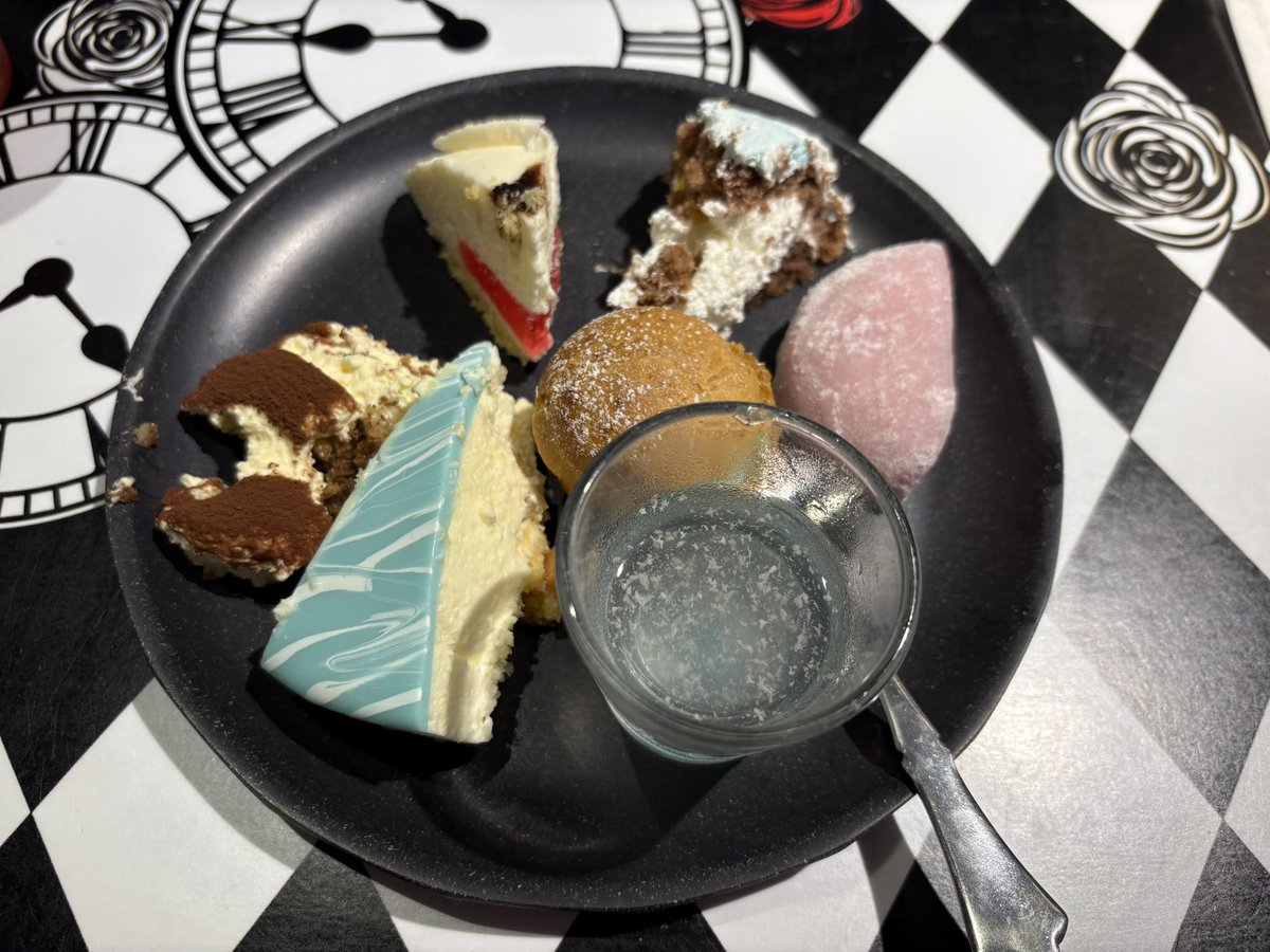 夏の思ひ出part3
今度はお食事＆スィーツ食べ放題のお店へ😋🍴✨