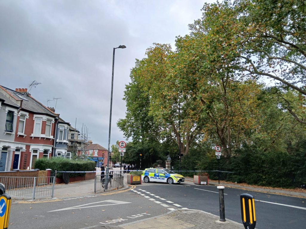 Parikiaki Newspaper (@parikiaki) on Twitter photo Haringey Stabbing
parikiaki.com/2025/08/haring… Haringey Stabbing
parikiaki.com/2025/08/haring…