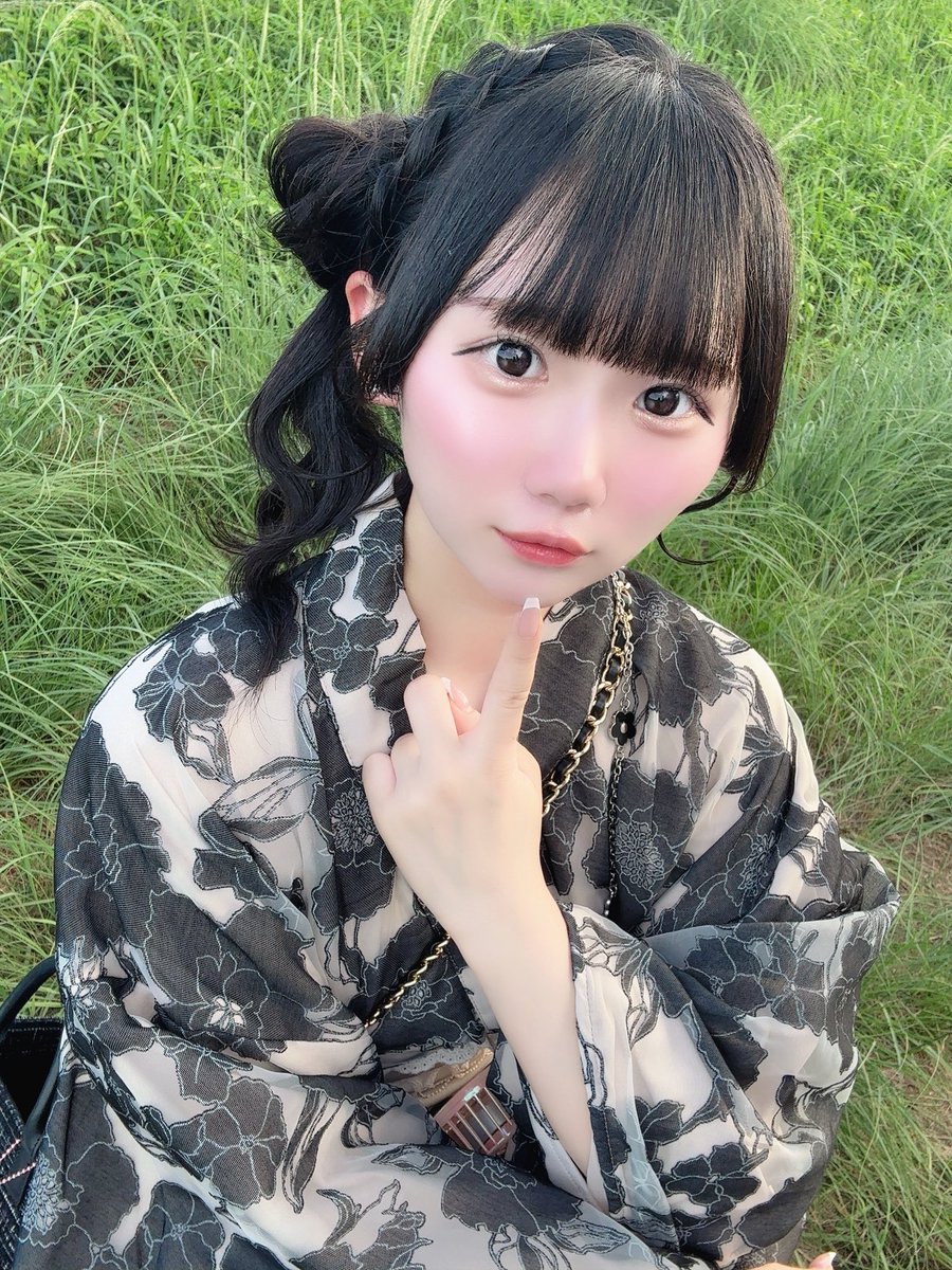 手、繋いでくれないの*꒰ྀི σ̴̶̷̤ . σ̴̶̷̤ ꒱ྀིა❔
 #広島   #会える屋さん