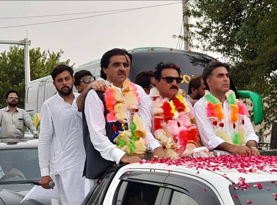 Syed Chan Kazmi۔ (@chankazmi1) on Twitter photo ضمنی الیکشن میں میانوالی کے شیروں نے میدان سنبھال لیا ۔اب ہو گی عوام کی خدمت کی بات ترقی کی بات روزگار کی بات نوجوانوں کے مستقبل کی ۔
اور ہو گی شیر کی بات ۔
<a href="/NawazSharifMNS/">Nawaz Sharif</a>
<a href="/aftabniazi007/">Aftab khan Niazi</a>
#جیت_کا_نشان_علی_حیدر_نور_خان ضمنی الیکشن میں میانوالی کے شیروں نے میدان سنبھال لیا ۔اب ہو گی عوام کی خدمت کی بات ترقی کی بات روزگار کی بات نوجوانوں کے مستقبل کی ۔
اور ہو گی شیر کی بات ۔
<a href="/NawazSharifMNS/">Nawaz Sharif</a>
<a href="/aftabniazi007/">Aftab khan Niazi</a>
#جیت_کا_نشان_علی_حیدر_نور_خان