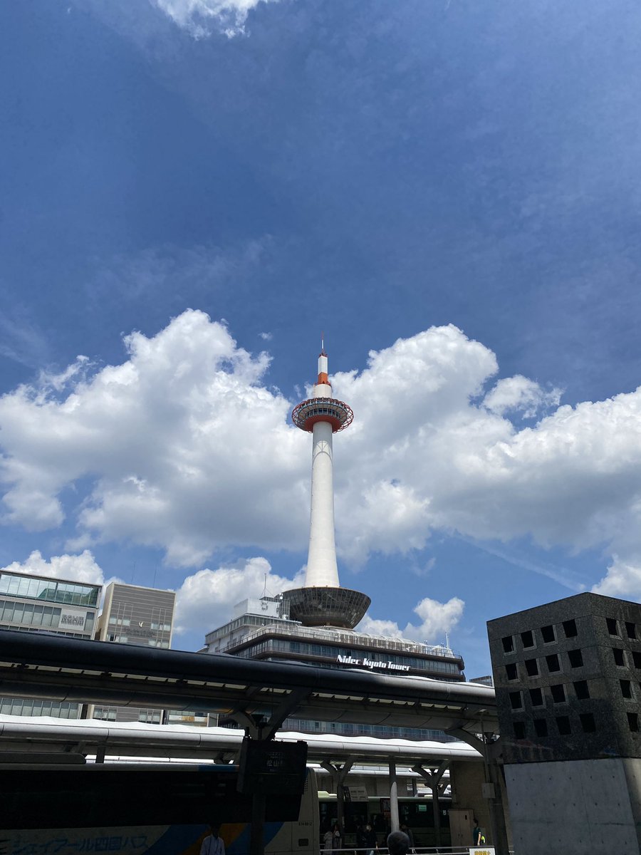 mouri_boc's tweet photo. 8/18 京都

3日目最終日は京都の清水寺行ってきた
昼ご飯の鯛茶漬けがあまりにも美味しすぎた✨
京都は中学の修学旅行以来だったけどその時の清水寺は改修工事で観に行けなかったからリベンジできて良かった https://t.co/wRPHMgIaRt