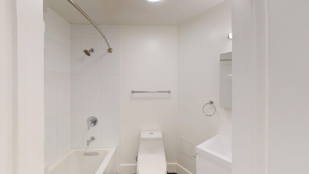 brickntimber's tweet photo. 📍 15 Hermann St. • Unit 403
✔️ 1BR/ 1BA | 504 sq. ft.

💬 Send us a DM.
📞 Call Us (415) 422-9572

#HayesValleyLiving #SFRealEstate #LuxuryLivingSF
#HayesValleyApartments #BayAreaLiving #SFRentals
#PetFriendlySF #ModernLivingSF #CityViewsSF
#ElegantSF #SFCityViews https://t.co/XHfKOGSp2a