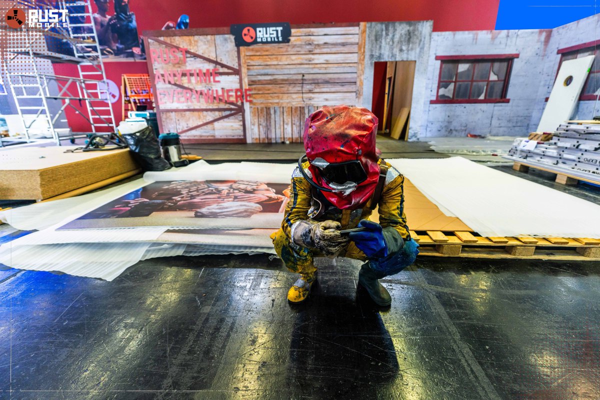 play_rustmobile's tweet image. Still no loot. Still no allies. Just me, a hazmat suit, and an empty hall in Cologne.
Counting the hours until the wasteland fills with survivors.
Who&apos;s ready to join the chaos tomorrow? 👀 
#RustMobile #Gamescom2025