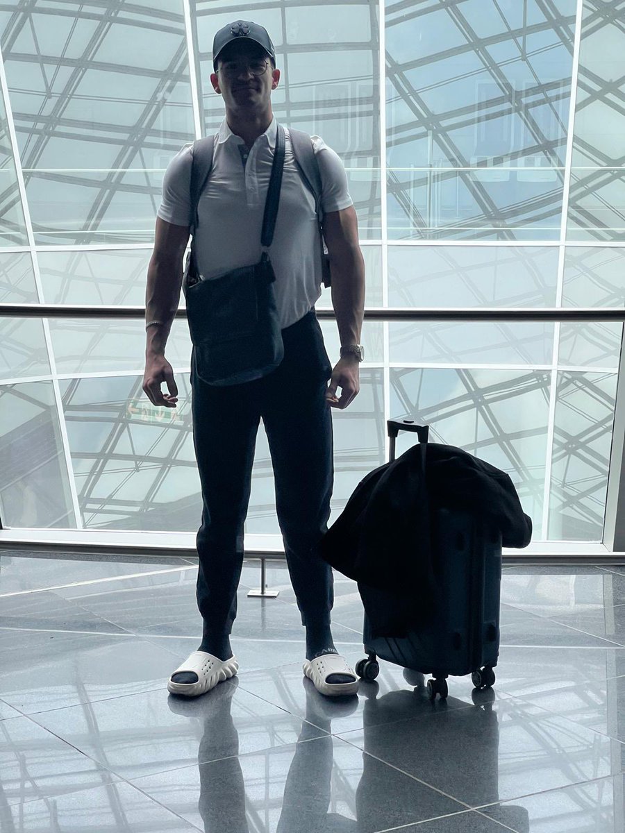 On route to Dubai.

What am i going to do there 👀