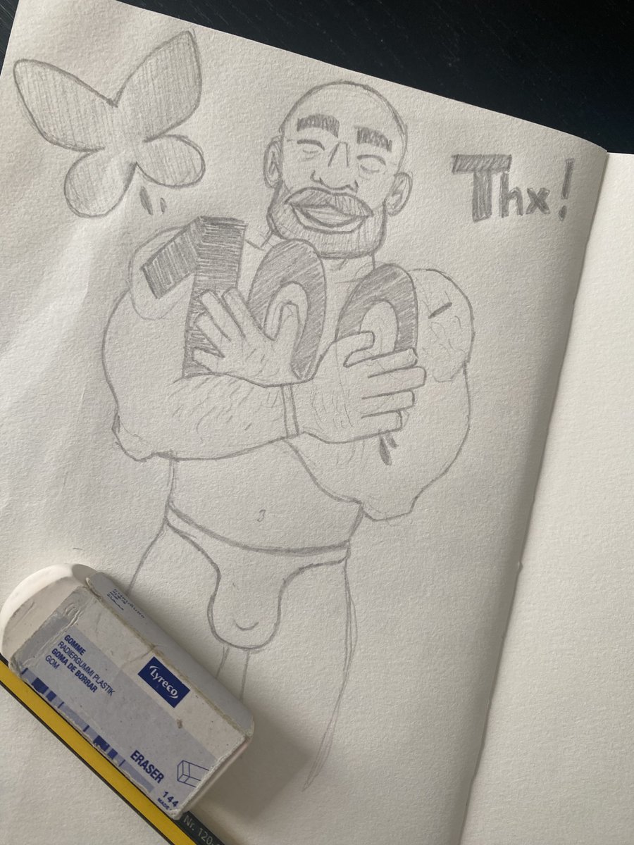 Charly holding tight to my first 100 followers 🥳
come join the party there too bsky.app/profile/rozbud…