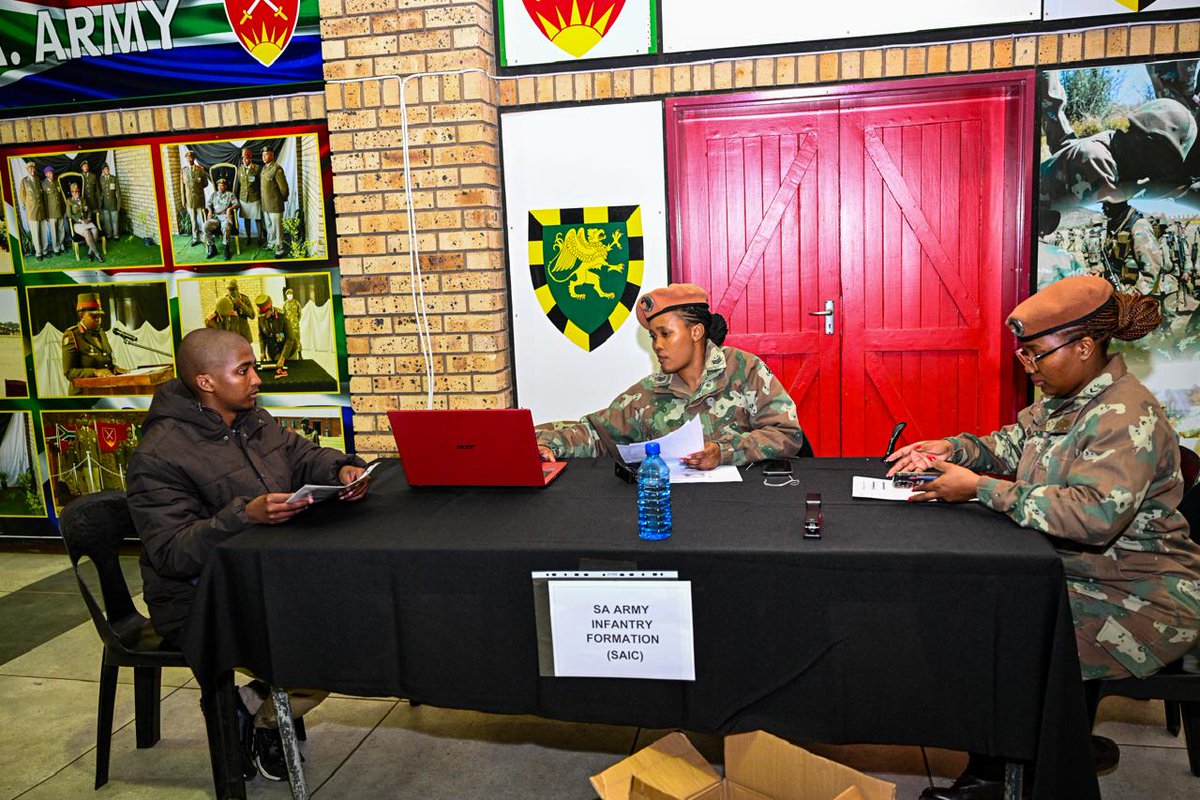 SANDF_ZA's tweet photo. Phased arrival of recruits at 3 South African Infantry || The administration processes that recruits undergo are key in ensuring that they are properly registered and well documented, ahead of the training.

#SANDF
#BasicMilitaryTraining https://t.co/z7hY0t6ArS
