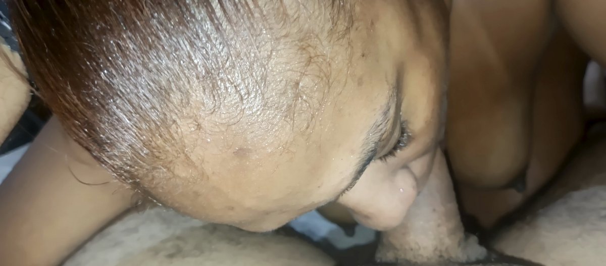Se busca una pareja o un tercero con sitio, para coger rico con esta amiga, información al Dm