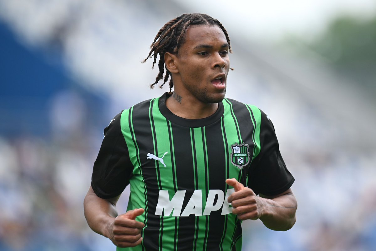 Serencebey (@srncbycom) on Twitter photo Beşiktaş Sassuolo forması giyen sol kanat oyuncusu Armand Laurienté ile büyük ölçüde anlaştı.
Via <a href="/Eaglemedia__/">Eagle Media</a> Beşiktaş Sassuolo forması giyen sol kanat oyuncusu Armand Laurienté ile büyük ölçüde anlaştı.
Via <a href="/Eaglemedia__/">Eagle Media</a>