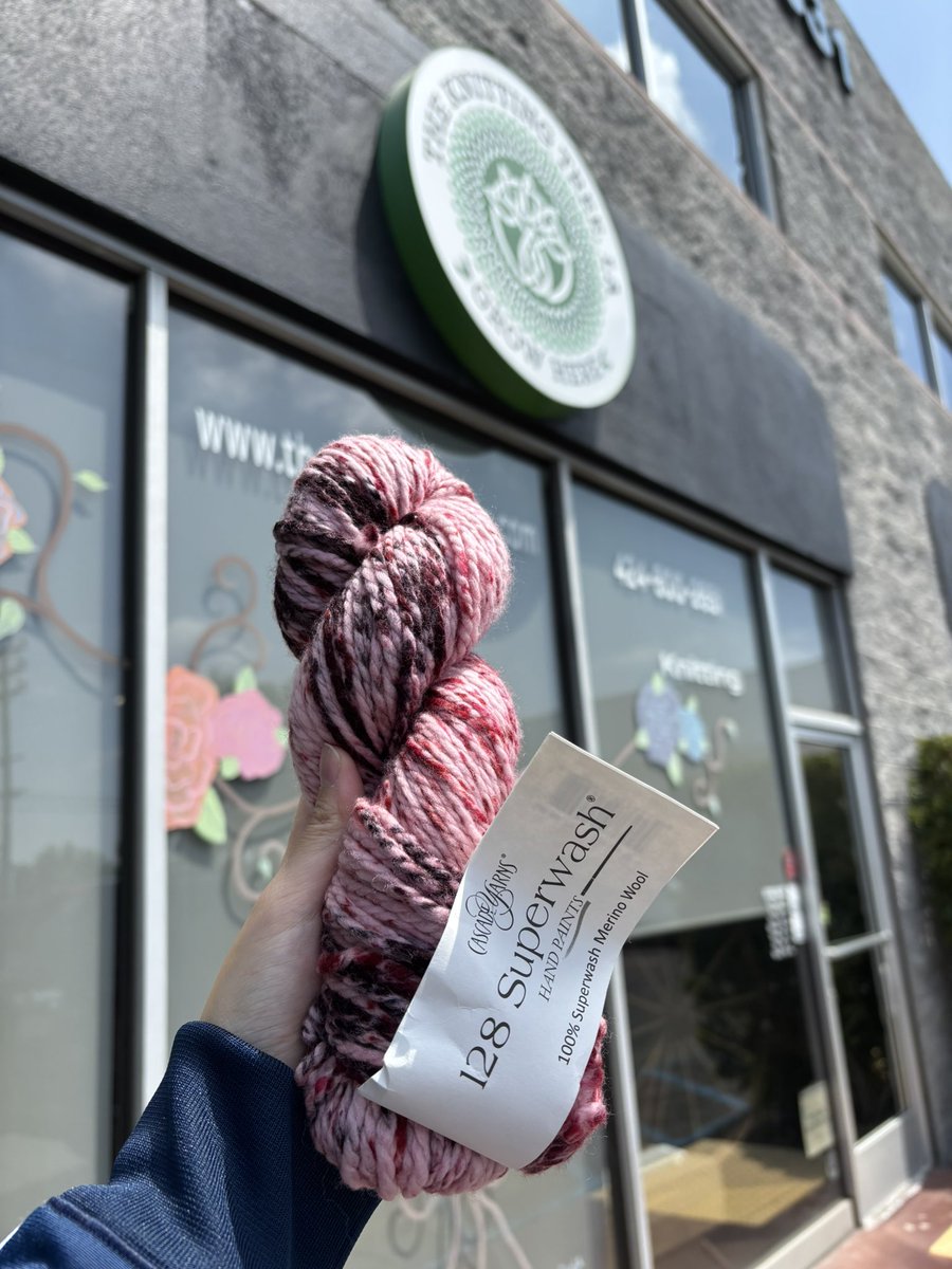 2軒目！
🧶The knitting tree,LA
📍 1031 W Manchester Blvd UNIT 2, Inglewood, CA 90301 アメリカ合衆国
🌼空港近くの大きめなお店！店員さんもすごく丁寧で比較的安めでした🍿🍩写真の毛糸を4カセ買いました！もっと買えばよかったと後悔中(恒例)🎈🎀🍪🍫

＃編み物好きさんと繋がりたい #LA
