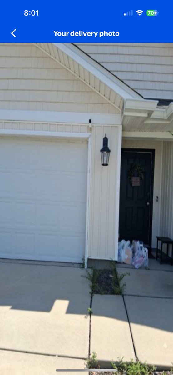 datbabynelly's tweet photo. @UberEats @Uber_Support has proof this not my door and from the driver admitting i should get a refund and nothing. Terrible! Support @DoorDash not them https://t.co/zRtcg8MGxW
