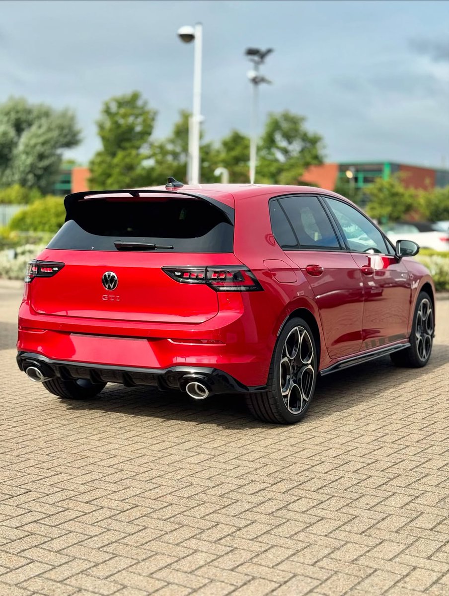 Luteendo's tweet photo. Golf GTi 🥵 https://t.co/0TiECtSIht