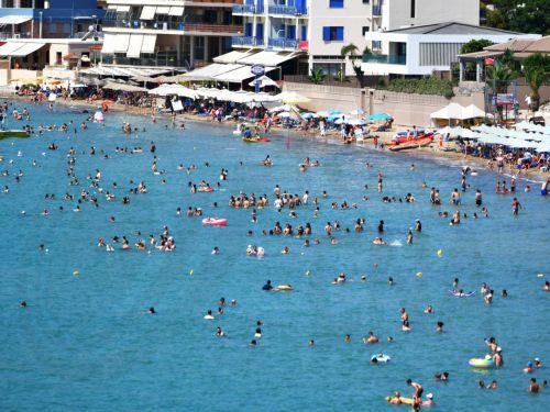 Parikiaki Newspaper (@parikiaki) on Twitter photo Temps to reach 40°C by the end of the week in Cyprus
parikiaki.com/2025/08/temps-… Temps to reach 40°C by the end of the week in Cyprus
parikiaki.com/2025/08/temps-…