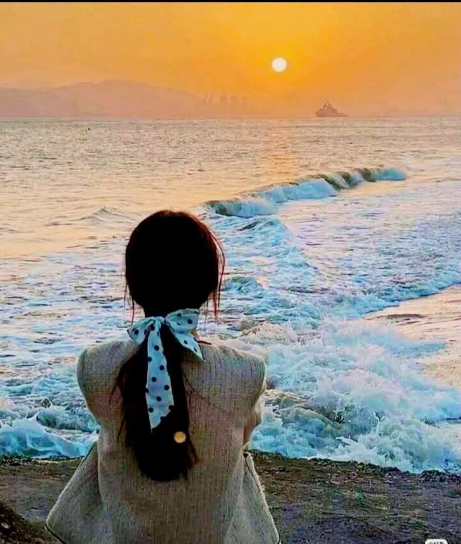 والنفس أصبحت لا تميل لشيء
 سوى الإبتعاد عن كل شيء 😔