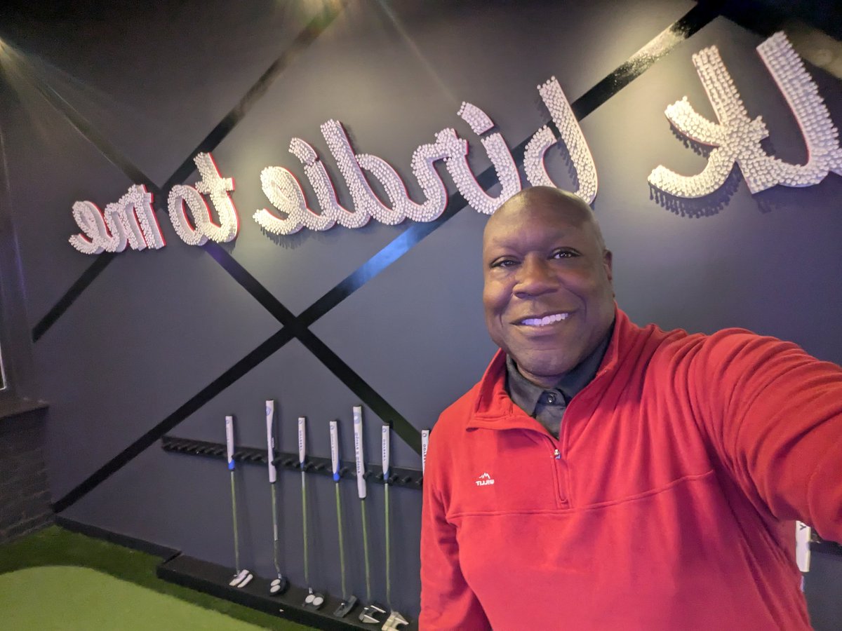 Here we go and Levan Out Live is at Five Iron Golf in the Seaport. This place is very impressive. Let's get our golf on. Stay tuned #wbz #FiveIronGolf