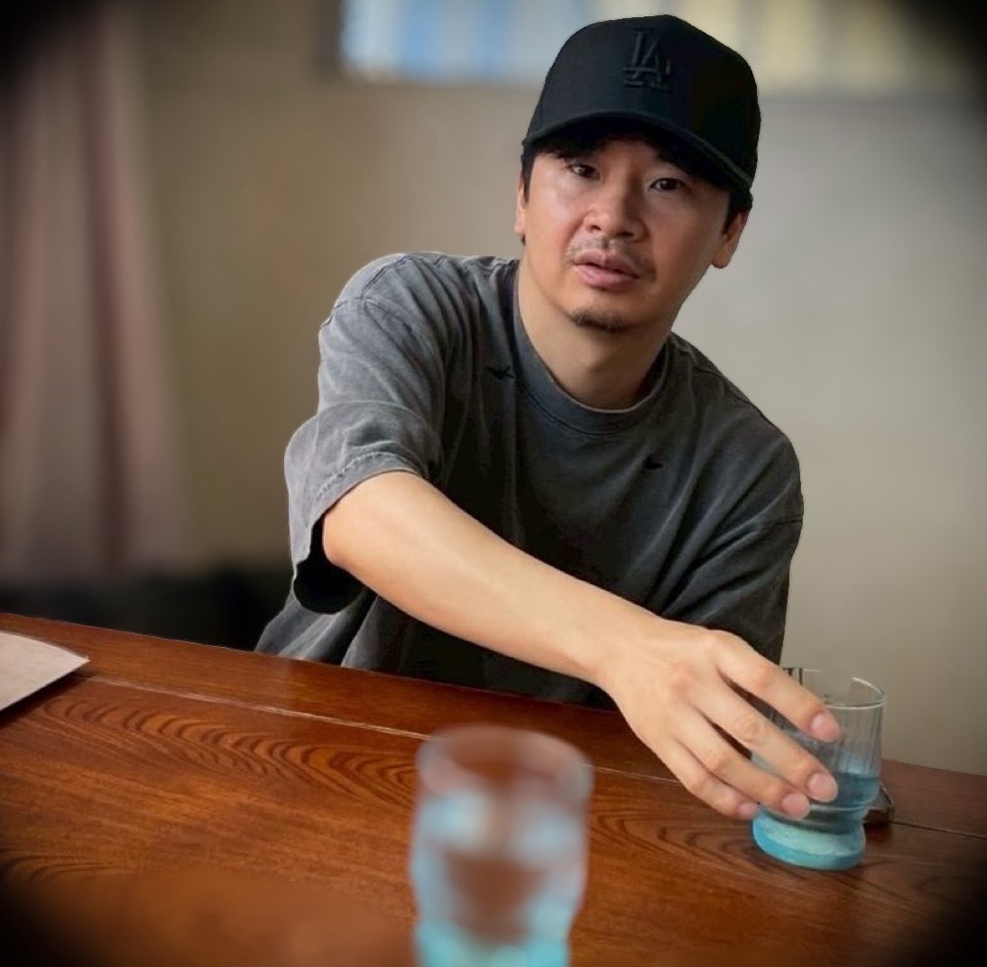 お前から別れよって言ったんだろ。
何泣いてんだよ。