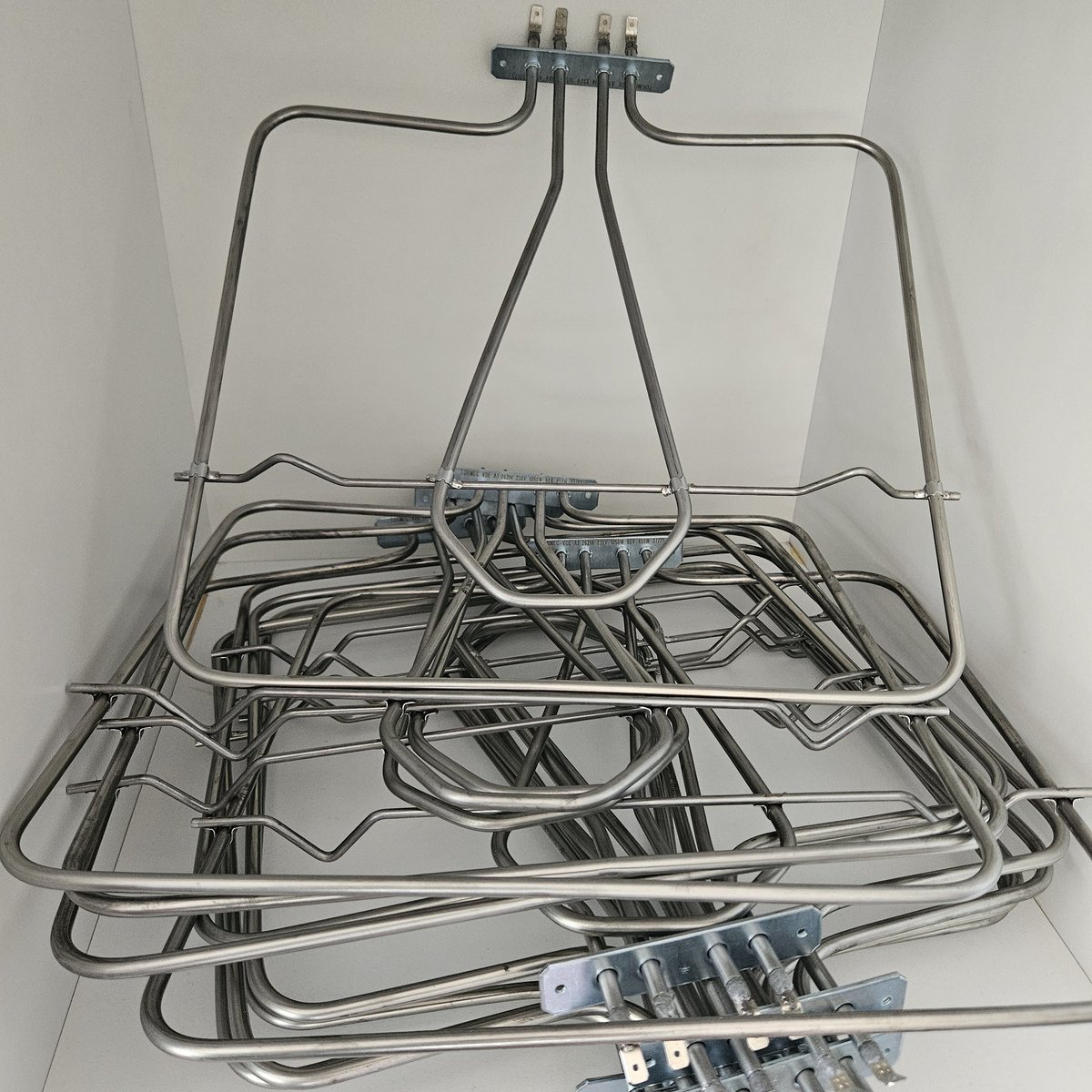 Fırın Rezistans çeşitleri 
#aliserezistans #rezistansadairherşey #ısıtmanınkontrolüsizinelinizde #Rezistans #fırınrezistansı #heatercentral #hadımköy #arnavutköy #çerkezköy #beylikdüzü #istanbul #türkiye