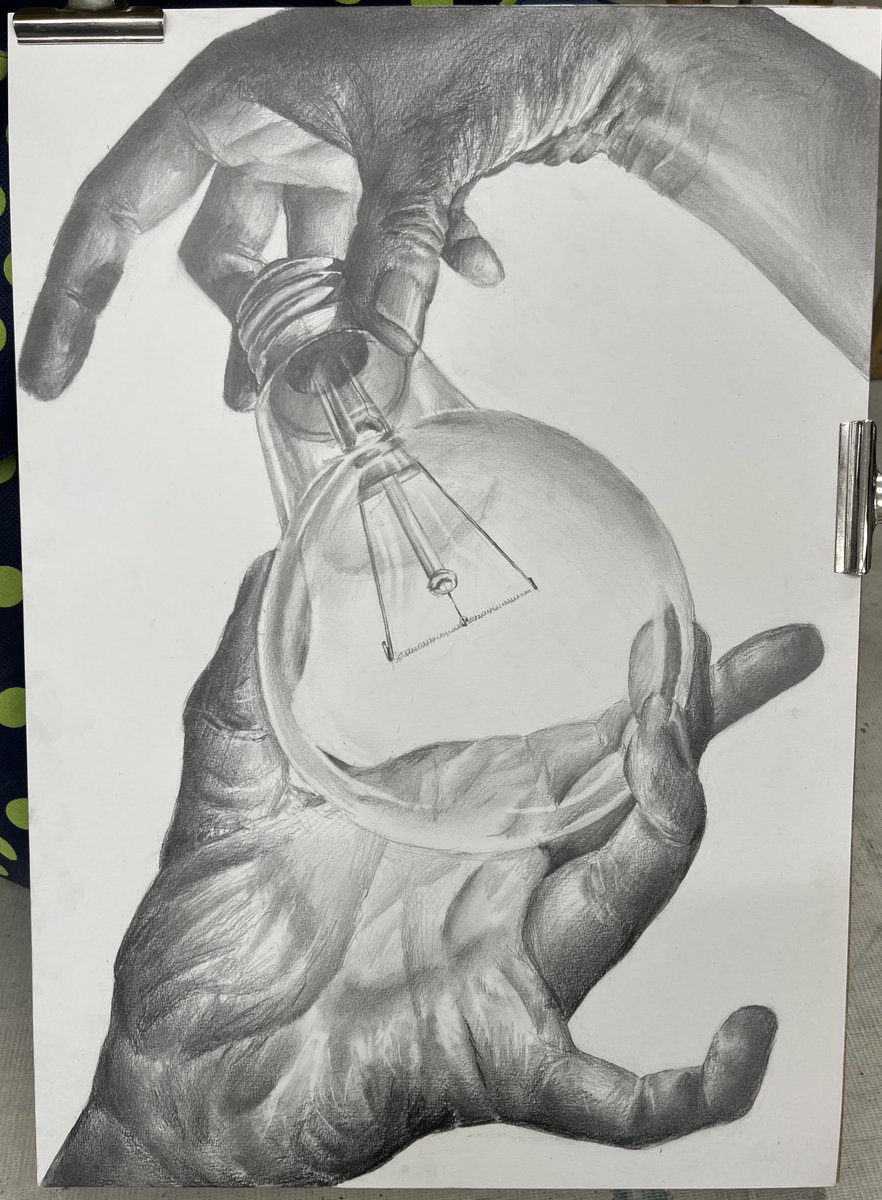 R4n_o7's tweet image. クレセントボード
手デッサン 3時間