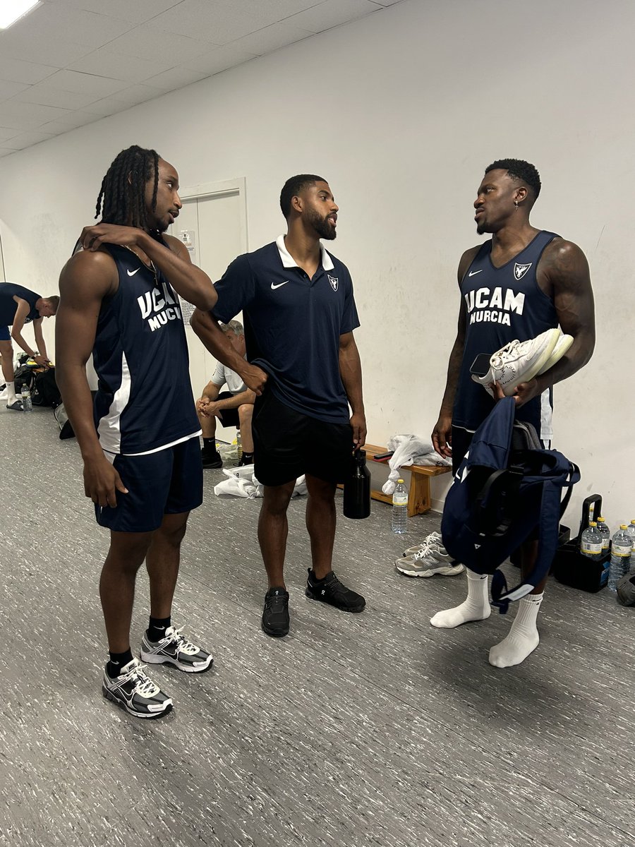🏀👀 David DeJulius ya está en Murcia conociendo a sus nuevos compañeros 

🏋️ Esta mañana se va a someter a distintas pruebas físicas al igual que sus compañeros en el UCAM Sports Center
<a href="/UCAMMurcia/">UCAM Murcia</a> | <a href="/PuntoRegional/">Punto Regional</a>