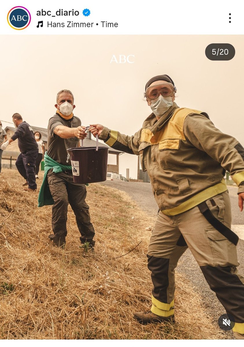Lo único que queda de este país es su gente de a pie. Los que sacan a su familia adelante con el sudor de su frente. Se le tendría que caer la cara de vergüenza a todos los políticos al ver esto, pero han ido a hacer el paripé a los incendios y se han vuelto a sus vacaciones
