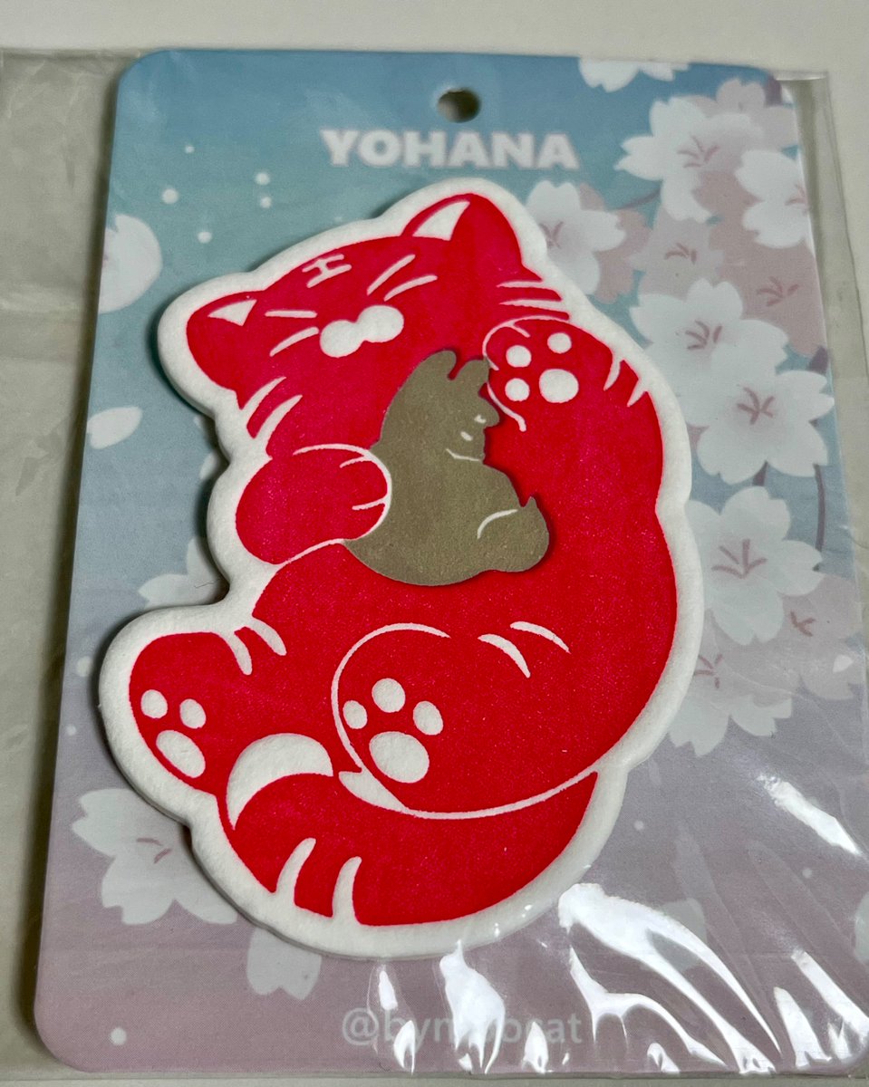 주말에 방청소하다가 귀염둥이깜찍이 중국 러그에 초귀염 키링 끼워주신 거 처음 알게됨 그동안 얼마나 외로웠을까 진심 개미안해가지고 사과타임가졌어 아니다 둘이 있었으니까 외롭진 않았겟지.. 나도 이런 내가 걍 너무 어이가 없어서 처웃고 바로 전시했음 작게 봐도 귀얍고 크게 봐도 좋아잉🥹