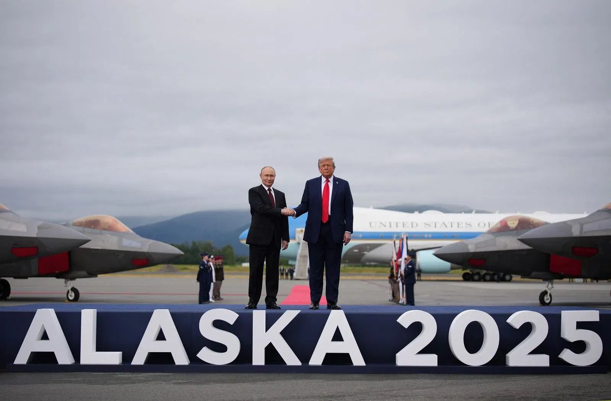 lorenavitcampos's tweet photo. 1- The Trump–Putin summit in Alaska didn’t just mark a change in tone — it exposed a collapse in the West’s geopolitical script. What European leaders hoped to manage through flattery and concessions, Trump bulldozed with one meeting. #AlaskaSummit #Geopolitics #WesternUnity #Trump