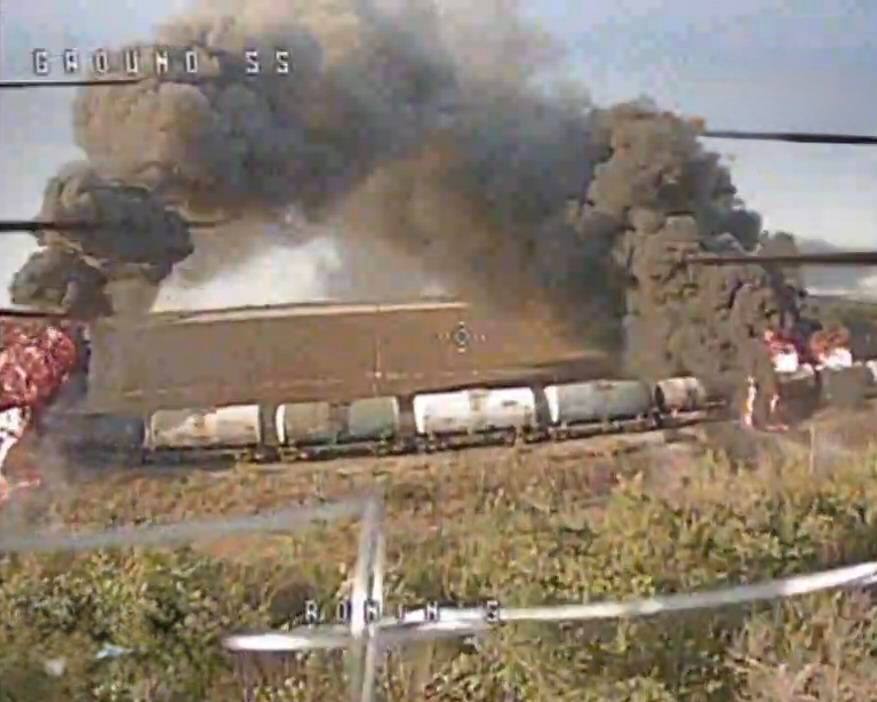 FreudGreyskull's tweet image. The Zaporizhzhia train moments before another impact