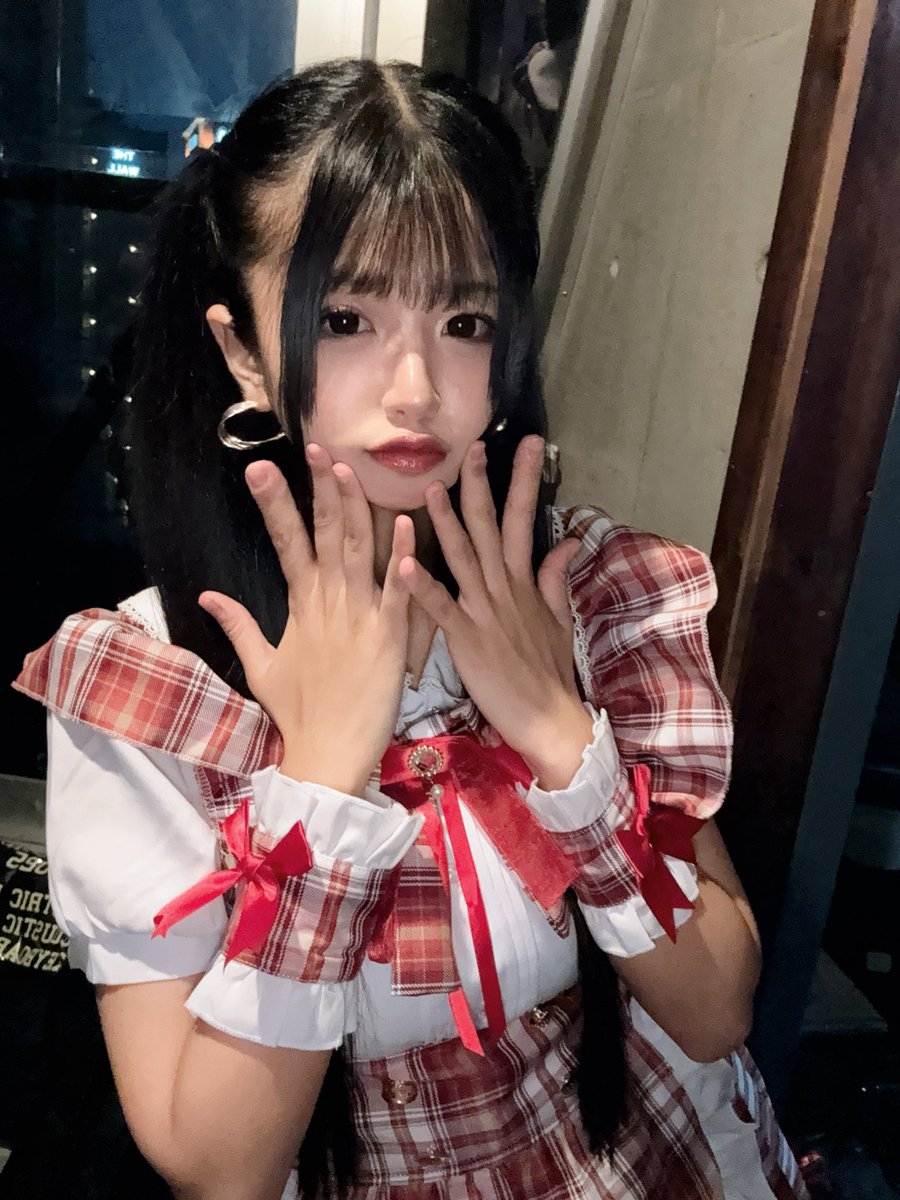 最近海外ドラマ観ながら課題してる👍
ホームコメディ面白い！

夏休みあと1週間くらいしかないのに全然課題終わってない😭
毎日やってるのに終わらないってほんと何事！？