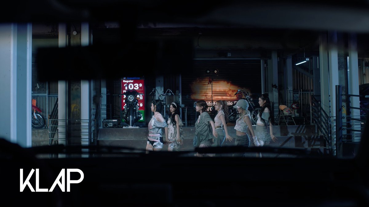 xiaotinh's tweet image. ٬٬ ࣪ ❤︎  youtu.be/MZm4qcvbvbQ  ✶ ”
Our new song 𝗕𝘂𝗯𝗯𝗹𝗲 𝗚𝘂𝗺 is finally out and I’m so happy you can listen to it now! I hope you can feel the same joy when you hear it, like little bubbles popping one after another 🫧🫟