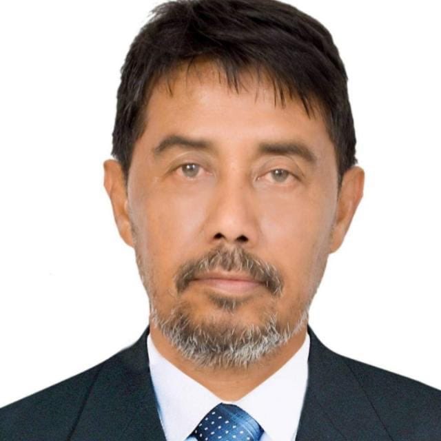 قسمة ضيزى.. ومؤامرة جديدة لابتلاع حضرموت !!!

 تاربة اليوم آخر تحديث : 18/08/2025 بقلم / م . لطفي بن سعدون الصيعري. الاثنين 18 اغسطس 2025 

منذ أيام تتداول وسائل التواصل تسريبات ، عن اتفاق مريب لتقسيم عائدات النفط والغاز الحضرمي ، بين الحوثي والشرعية بواقع (٦٠% للحوثي، و٤٠%