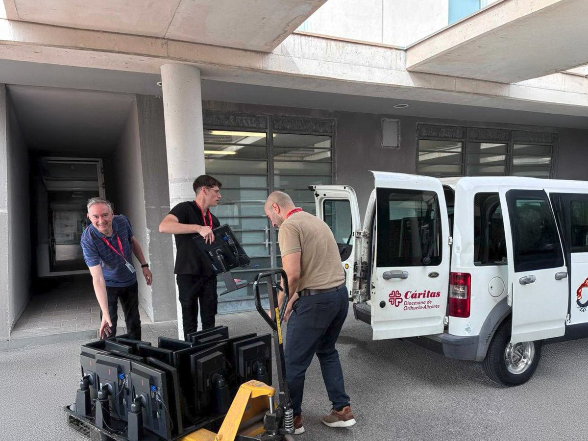 El Hospital Universitario del Vinalopó (<a href="/riberasalud/">Ribera | Salud Responsable</a>) dona 75 monitores a Cáritas y Manos Unidas para apoyar proyectos sociales

🔗 copeelche.com/el-hospital-un…